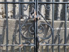 Henry Barton & Co. Rare pair of Arts & Crafts Master Craftsman's hand forged gate - Thumbnail 16