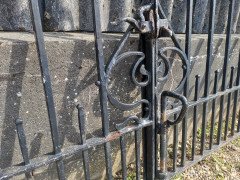 Henry Barton & Co. Rare pair of Arts & Crafts Master Craftsman's hand forged gate - Thumbnail 17