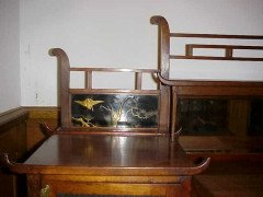 E. W. Godwin. A rare Anglo-Japanese walnut and lacquer side cabinet - Thumbnail 7