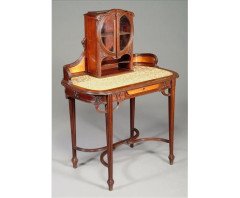Louis Majorelle. Art Nouveau carved walnut, maple veneered and marble lady's writing desk - Thumbnail 1