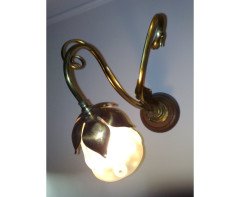 W. A. S. Benson. A pair of Arts & Crafts copper and brass wall lights - Thumbnail 1