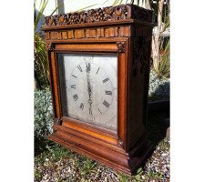 An important Gothic Revival Oak bracket clock from Middlesex Guildhall - Thumbnail 1
