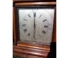 An important Gothic Revival Oak bracket clock from Middlesex Guildhall - Thumbnail 2