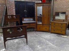 Maple & Co., an Arts & Crafts Oak Bedroom Suite - Thumbnail 6