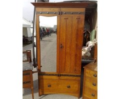Maple & Co., an Arts & Crafts Oak Bedroom Suite - Thumbnail 3