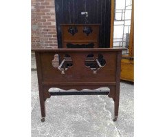 Maple & Co., an Arts & Crafts Oak Bedroom Suite - Thumbnail 2