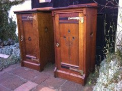 Lamb of Manchester. A near pair of superior quality Aesthetic Movement bedside cabinets. - Thumbnail 3