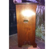 Lamb of Manchester. A near pair of superior quality Aesthetic Movement bedside cabinets. - Thumbnail 13