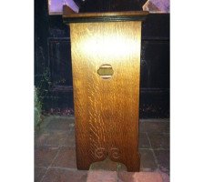 Lamb of Manchester. A near pair of superior quality Aesthetic Movement bedside cabinets. - Thumbnail 25