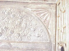 Thomas Jeckyll for Barnard Bishop and Barnard. Anglo-Japanese cast iron overmantle - Thumbnail 5