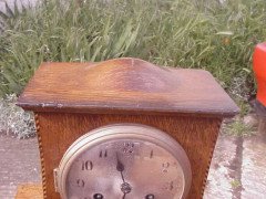 Liberty & Co. An Arts & Crafts Oak mantle clock In the style of C. F. A Voysey - Thumbnail 3
