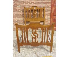 A Very Well-Crafted Slatted Oak Arts & Crafts Bed with Ying Yang Cut-outs - Thumbnail 2