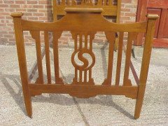 A Very Well-Crafted Slatted Oak Arts & Crafts Bed with Ying Yang Cut-outs - Thumbnail 3