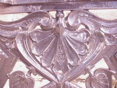 Coalbrookdale, The Lily Pad design. A pair of cast iron benches with fine fern leaf detailing - Thumbnail 11