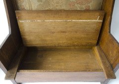 Liberty & Co. An Arts & Crafts Oak settle with fabric of The Silver Studio's - Thumbnail 4