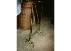 An Arts & Crafts brass fire screen - Thumbnail 2