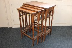 E. W. Godwin, In the manner of. A nest of four Anglo-Japanese Aesthetic style Oak side tables - Thumbnail 1