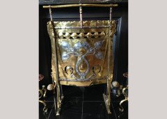 Birmingham Guild of Handicraft. An exceptional Arts & Crafts brass and steel fire screen and matching brass fire dogs - Thumbnail 5