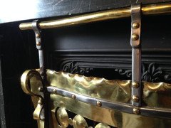 Birmingham Guild of Handicraft. An exceptional Arts & Crafts brass and steel fire screen and matching brass fire dogs - Thumbnail 6
